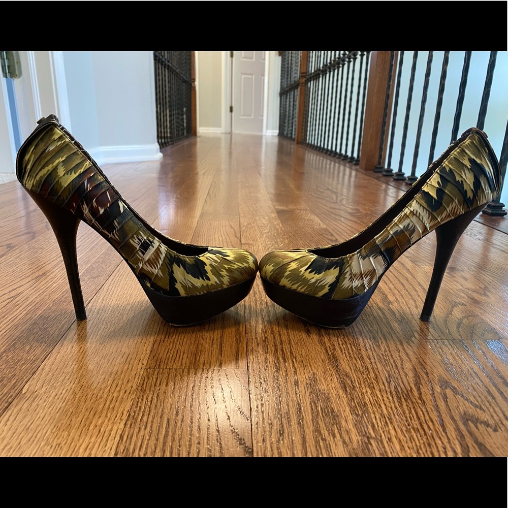 Aldo size 38 platform pumps